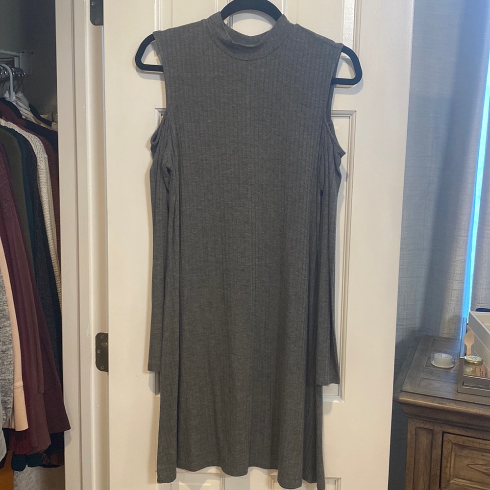 Gray open shoulder long sleeve dress